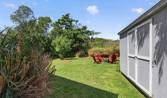 8 SOUTHWEST Rd, Narragansett, RI 02882