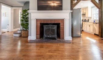 28 Rock Cut Rd, Bridgewater, CT 06752