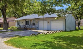 818 N Houston St, Adrian, MO 64720