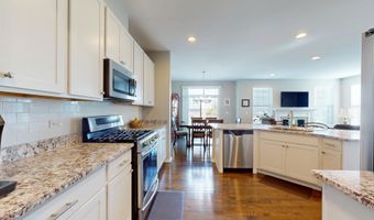 3221 N Heritage Ln, Arlington Heights, IL 60004