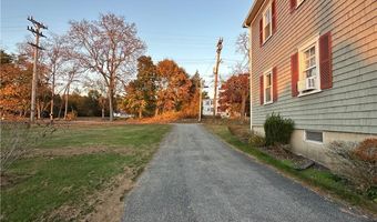 481 Oliphant Ln, Middletown, RI 02842