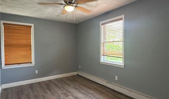 8 Linden St, Bristol, RI 02809