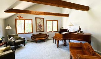 29 Stony Acre Dr, Cranston, RI 02920