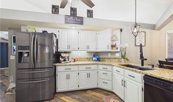 3 Dolphin Ln, Bella Vista, AR 72715