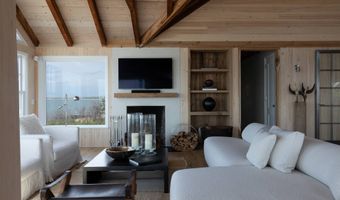 8-10 Old Lazy Point Rd, Amagansett, NY 11930