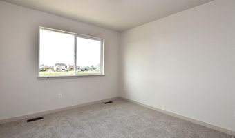 533 S 10th St, Berthoud, CO 80513