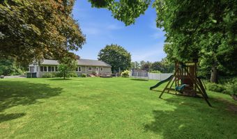 3 S Meadow Dr, Danbury, CT 06811
