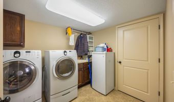 417 33rd St SW, Altoona, IA 50009