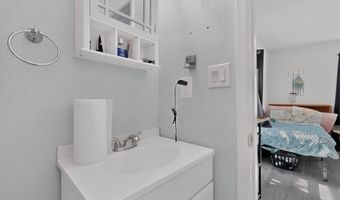 1709 Kirby St NE, Albuquerque, NM 87112