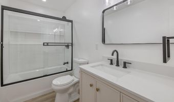 11456 Manzanita St, Armona, CA 93202