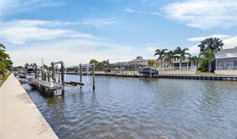 5713 SEA TROUT Pl, Apollo Beach, FL 33572