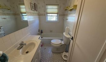 627 1st St, Nashwauk, MN 55769