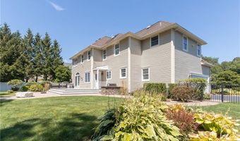 9 Elizabeth Dr, Lincoln, RI 02865