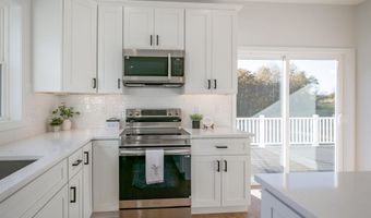 28 Dalton Dr, Barnstead, NH 03225