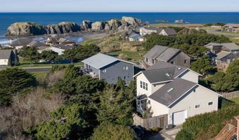 1240 NEWPORT Ave SW, Bandon, OR 97411