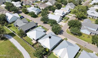 404 Ramaux St, Bay St. Louis, MS 39520