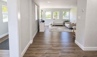 165 Cedar St, Amityville, NY 11701