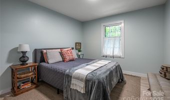 6 Valleywood Ct, Asheville, NC 28803