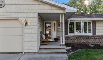 2512 N CHESTWOOD Ct, Appleton, WI 54911