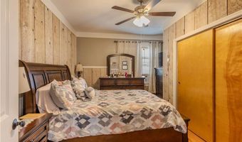 1640 Cranston St, Cranston, RI 02920