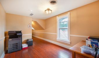 302 S Main St, Algonquin, IL 60102
