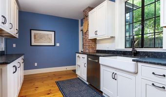 26 Thames St, Newport, RI 02840