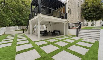 705 N ASHTON St, Alexandria, VA 22312