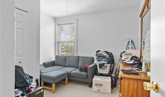 28 Young St, Newport, RI 02840