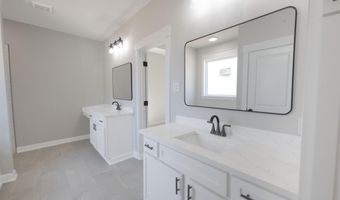 1017 Creekwood Cir, Bauxite, AR 72011
