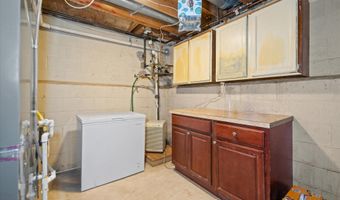 28 STATEN Dr, Hockessin, DE 19707