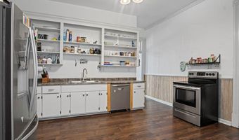 432 S 5th St, Atchison, KS 66002