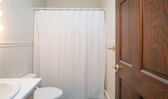 12 Overlook Rd, Narragansett, RI 02882