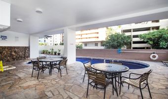 445 Kaiolu St 407, Honolulu, HI 96815