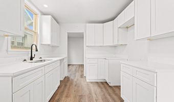 1073 Parkside Dr, Alliance, OH 44601