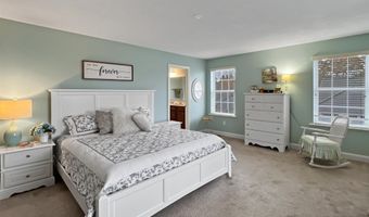 127 Cowbell Xing, Atkinson, NH 03811