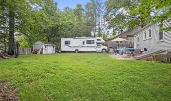 228 Saddle River Rd, Airmont, NY 10952