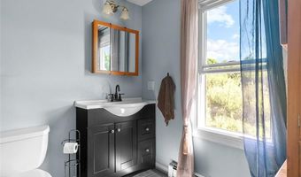 55 Homer St B, Newport, RI 02840