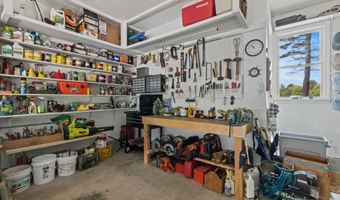4 Canterbury Ln, Bourne, MA 02532