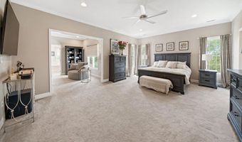 33 WATERTON Dr, Bear, DE 19701