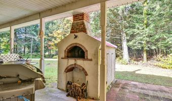 42 Lee Dr, Albion, ME 04910