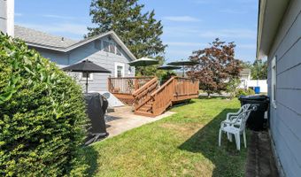 324 E End Ave, Belford, NJ 07718
