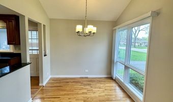 1243 S Mitchell Ave, Arlington Heights, IL 60005