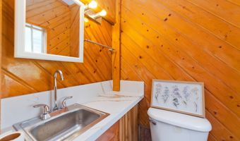 2048 KALANIANAOLE St, Hilo, HI 96720
