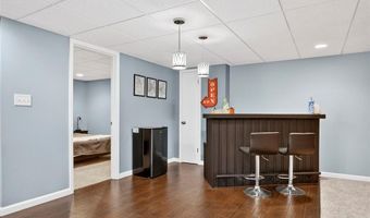 375 Novara Dr, Ballwin, MO 63021