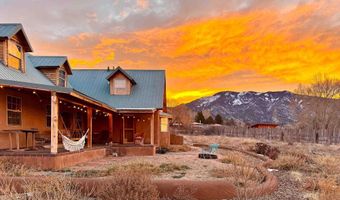 71 Calle Martinez, Arroyo Seco, NM 87514