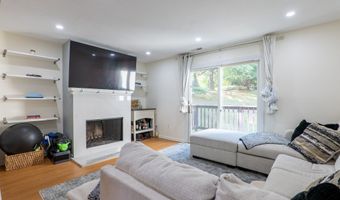 25 Padanaram Rd 72, Danbury, CT 06811