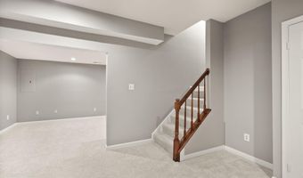 8074 SKY BLUE Dr, Alexandria, VA 22315