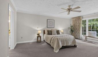 28 Buttonwood Rd, Bedford, NH 03110