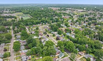 1052 Parkside Dr, Alliance, OH 44601