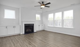 323 Queensferry Ln, Aberdeen, NC 28315